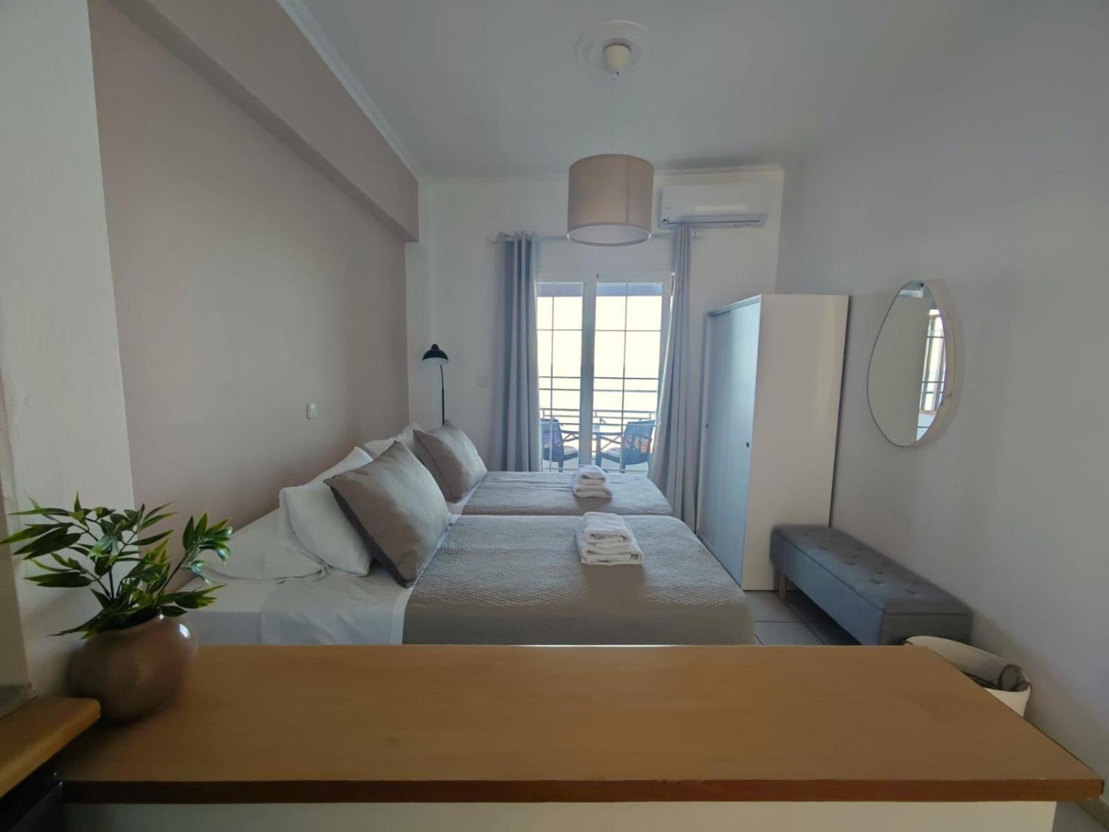 Nereides Apartments Agios Gordios  Exterior photo