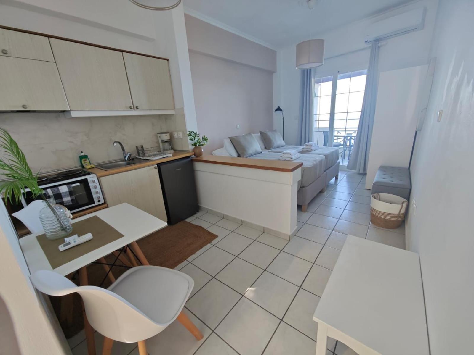 Nereides Apartments Agios Gordios  Exterior photo